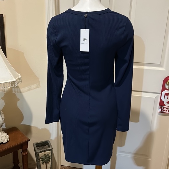 Socialite Ribbed Dress Front Cut-Out. Large. NWT - Picture 5 of 10